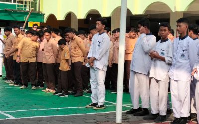 Upacara Peringatan Hari Pendidikan Nasional di Yayasan Masjid Mujahidin Surabaya